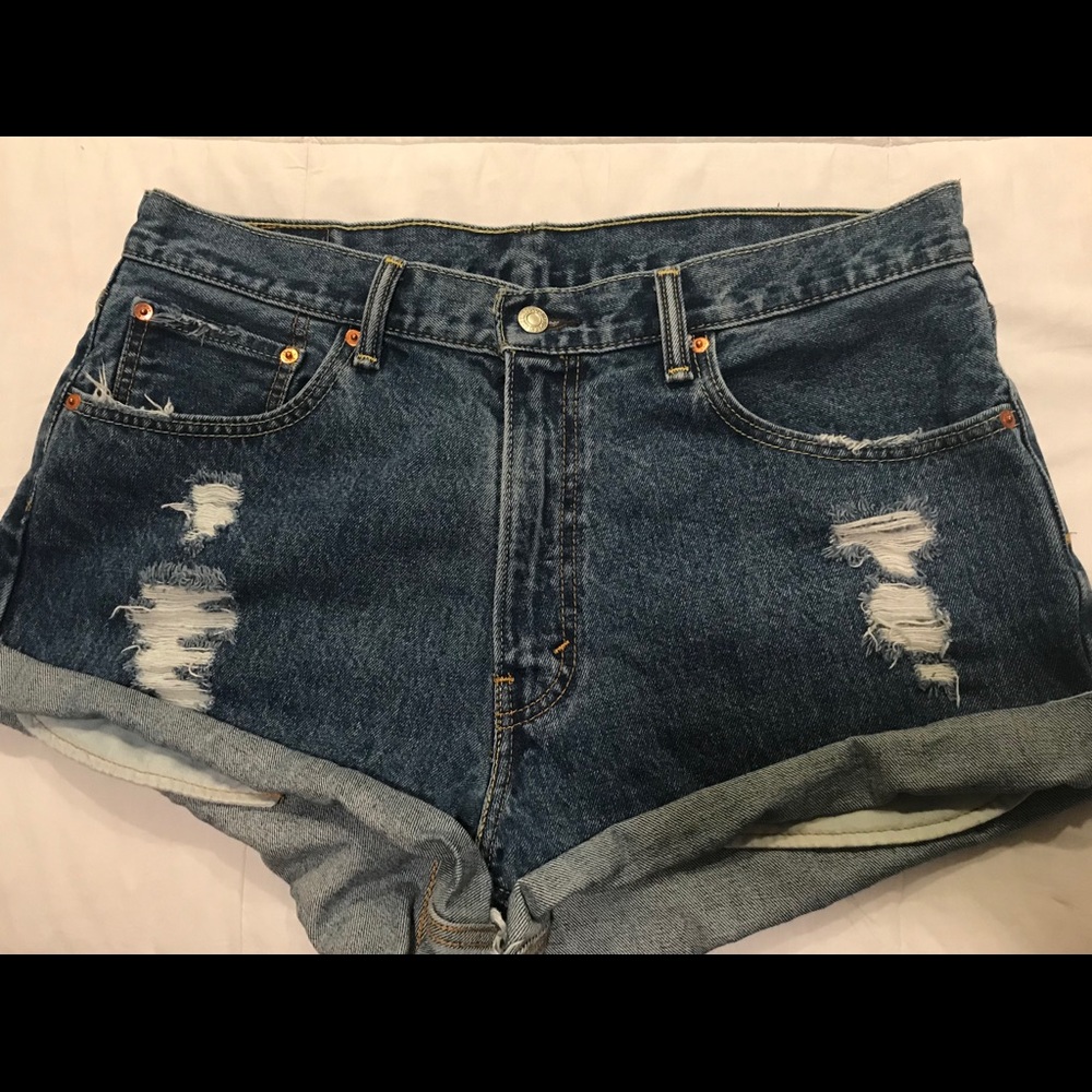 Vintage Levi’s high rise cutoffs
